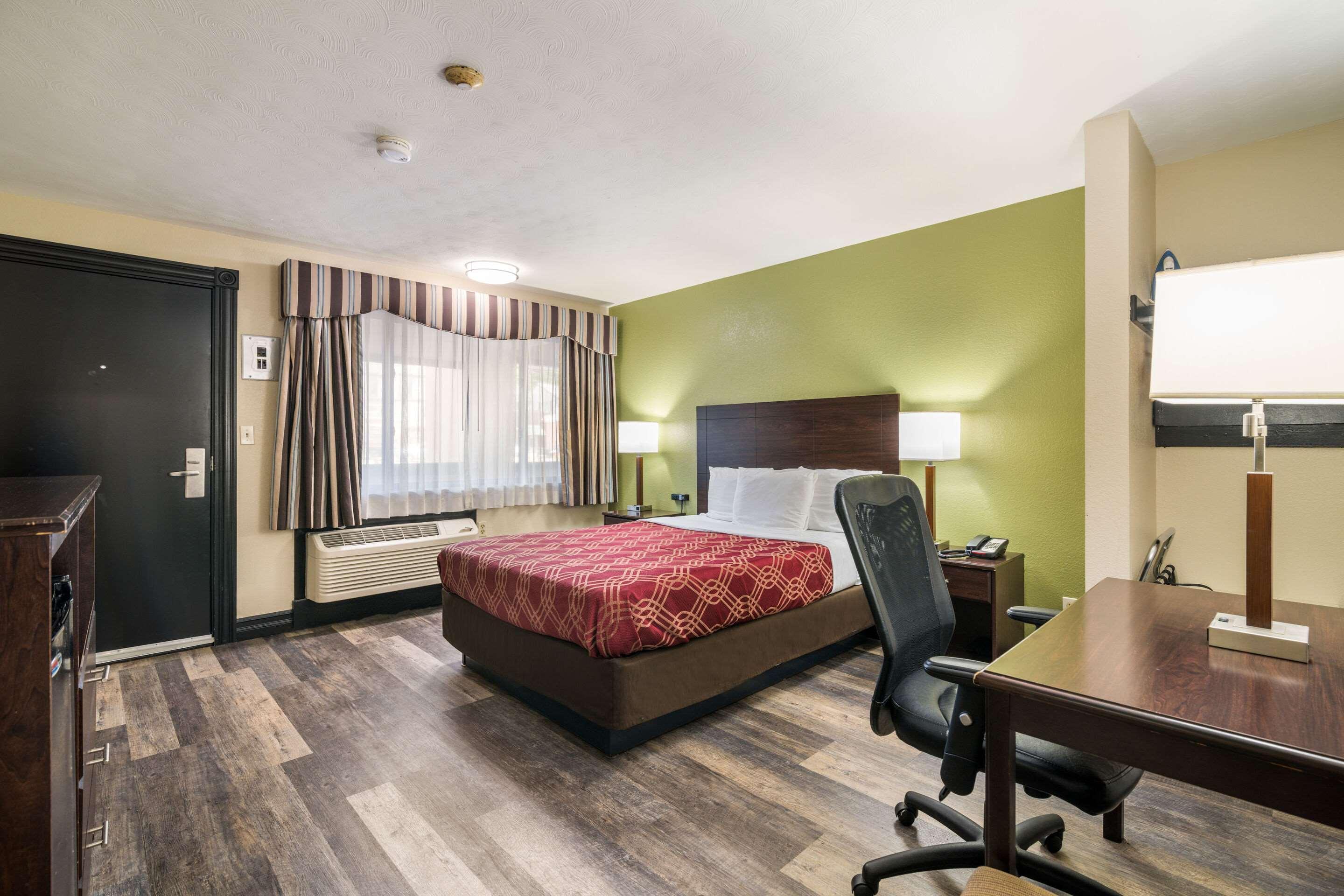 Econo Lodge Boston-Malden Εξωτερικό φωτογραφία