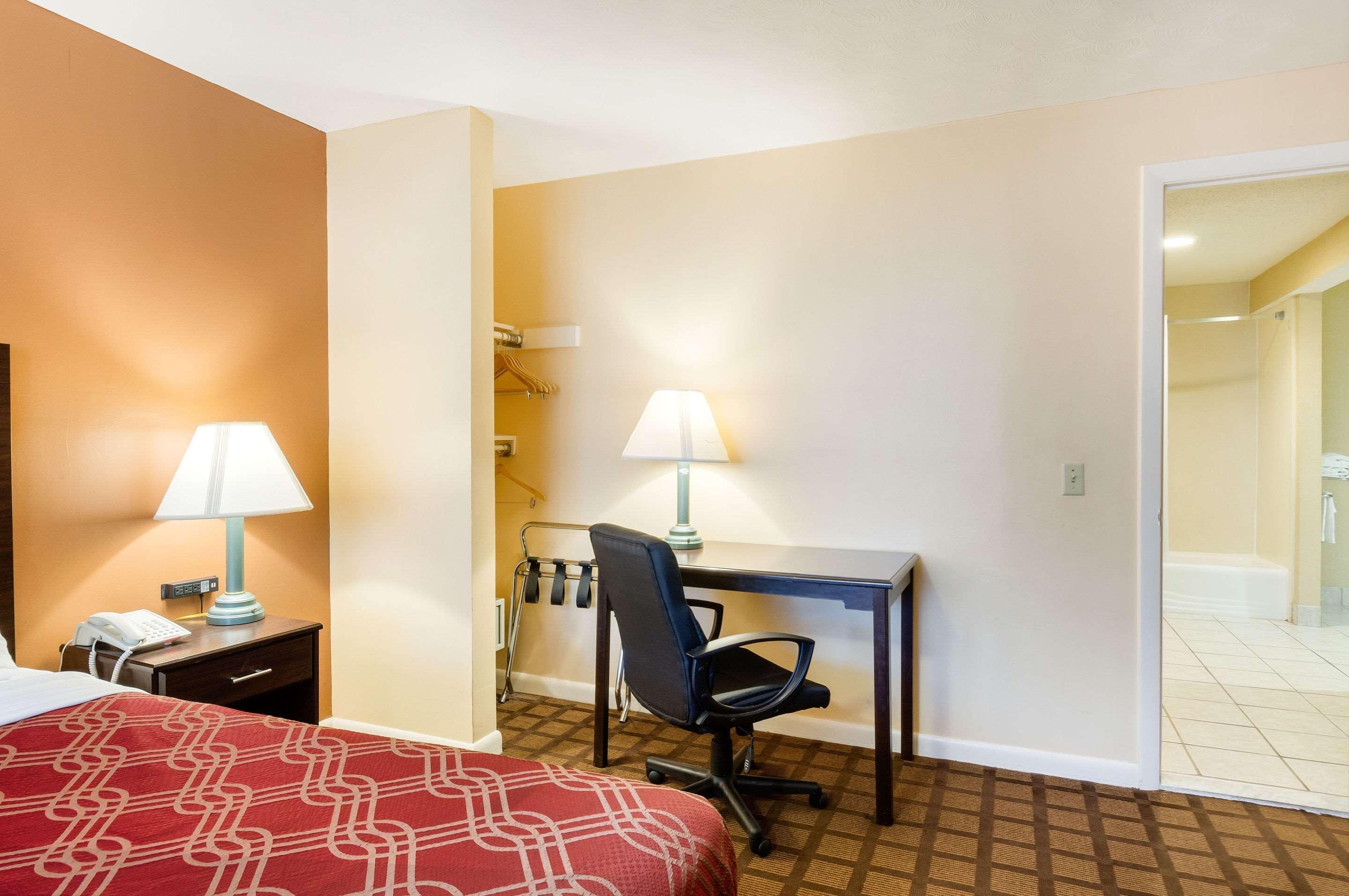 Econo Lodge Boston-Malden Εξωτερικό φωτογραφία