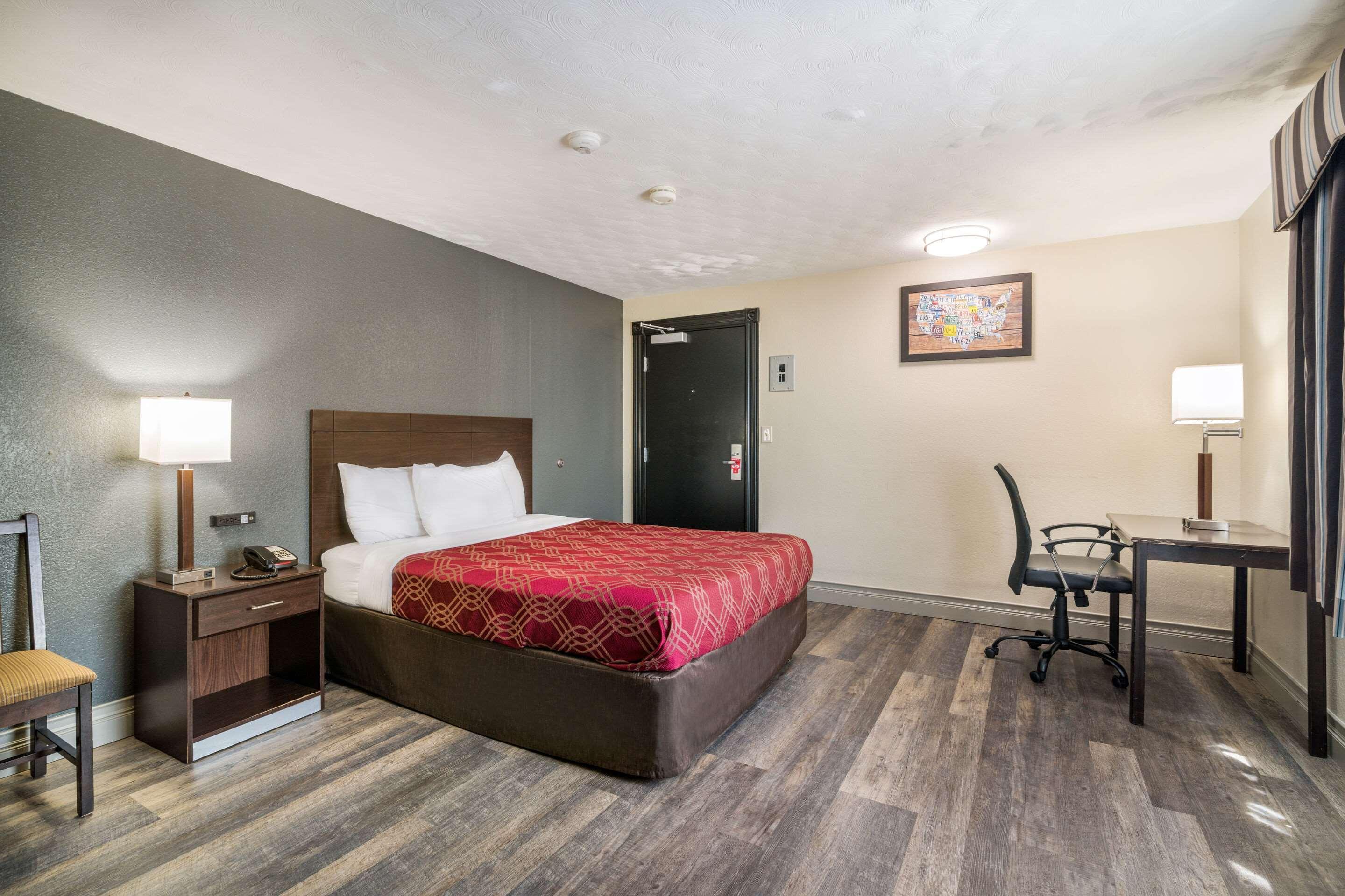 Econo Lodge Boston-Malden Εξωτερικό φωτογραφία
